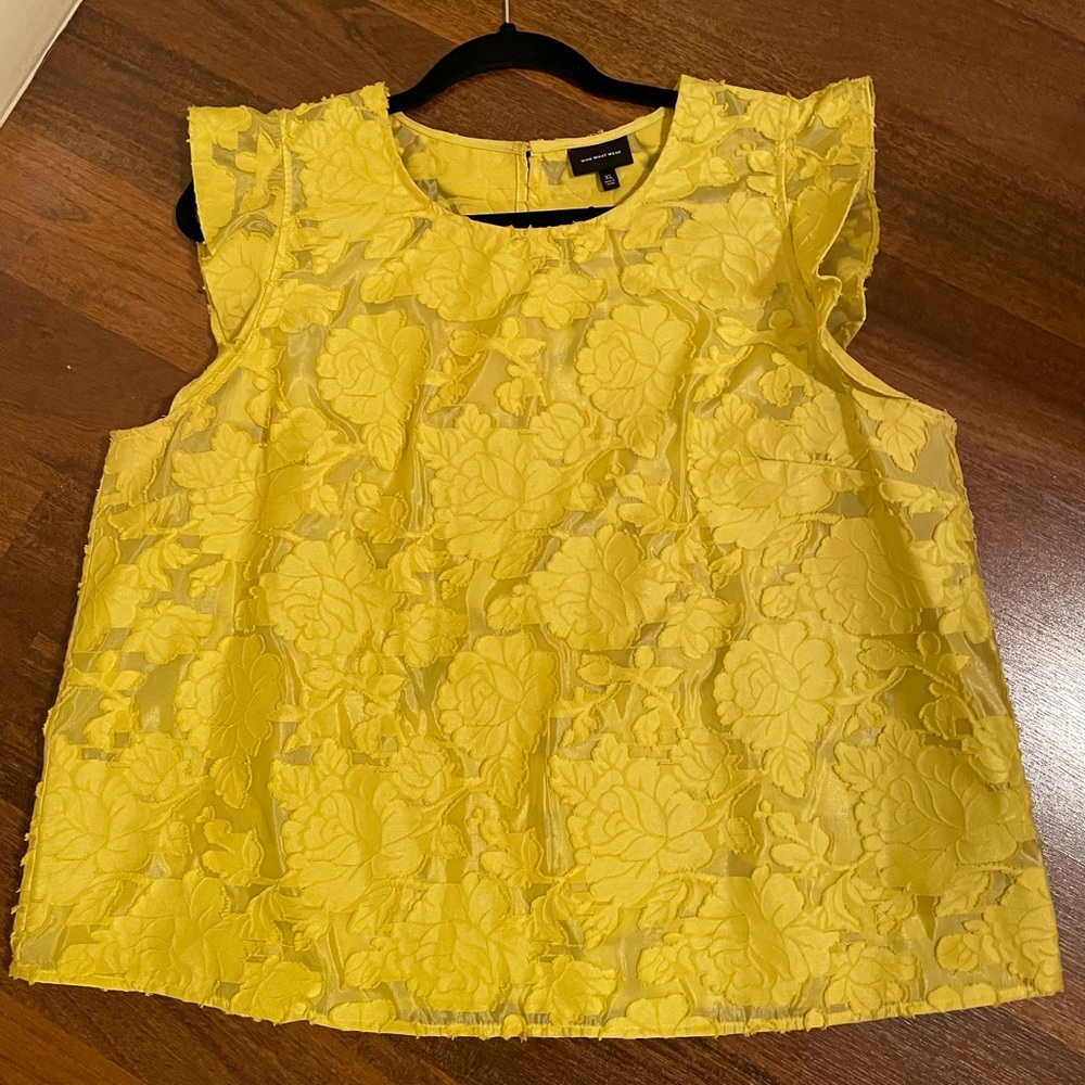 Yellow detailed top